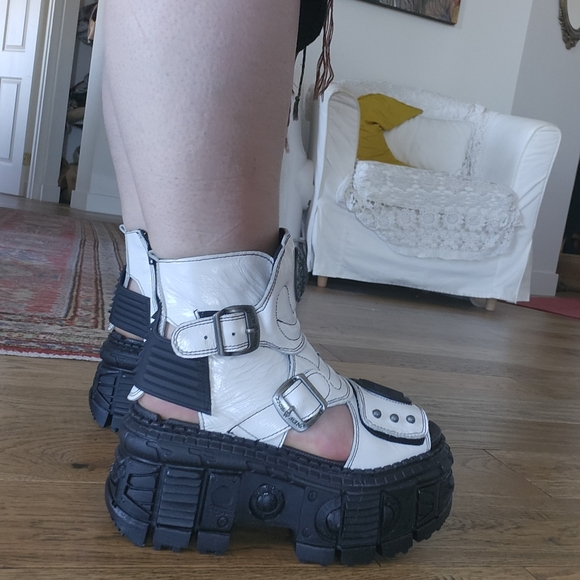 New Rock Tower Ankle Boots - Picture 7 of 11